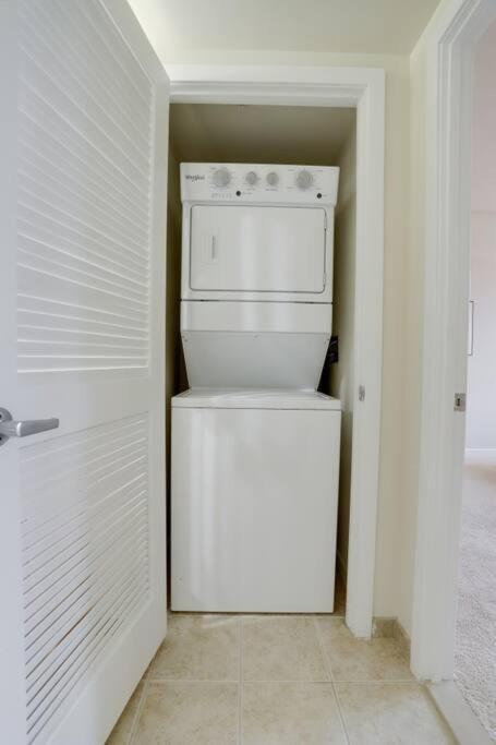 Pentagon City Comfort Modern Stay Арлингтон Экстерьер фото
